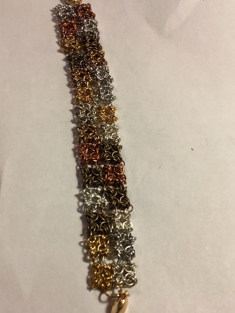 Chainmaille bracelet : 4 types of metals